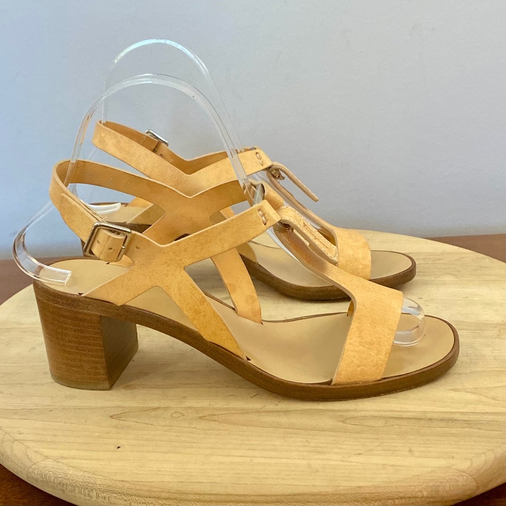 Salvatore Ferragamo Peria Tan Leather T-Strap Sandals Womens Size 6 B Block Heel